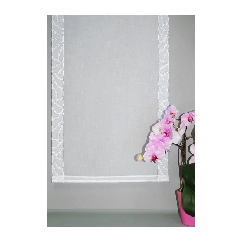 Blickdichte Flächengardine mit attraktiven Stickereikanten in weiß.