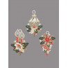 Dreier-Set Fensterbilder aus Plauener Spitze mit Laterne, Kerzen und Weihnachtsstern in Rot, Grün und Gold.
