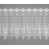 Transparente Scheibengardine aus naturweißer Plauener Spitze mit elegantem Zackenmuster für stilvollen Sichtschutz.