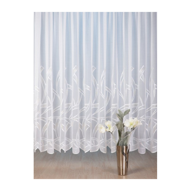 Elegante Plauener Spitzen-Gardine mit breiter Stickereikante mit modernem Touch.