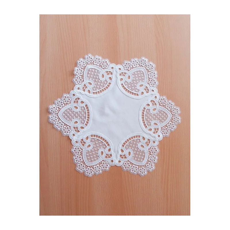 Naturfarbene Spitzendecken Soraja mit Plauener Spitze in 2 Größen