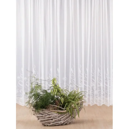 Stickereistore Christina in weiß