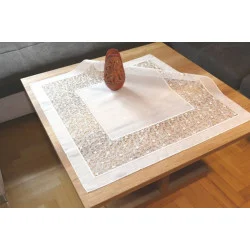 Elegante Mitteldecke Angelique mit Plauener Spitze