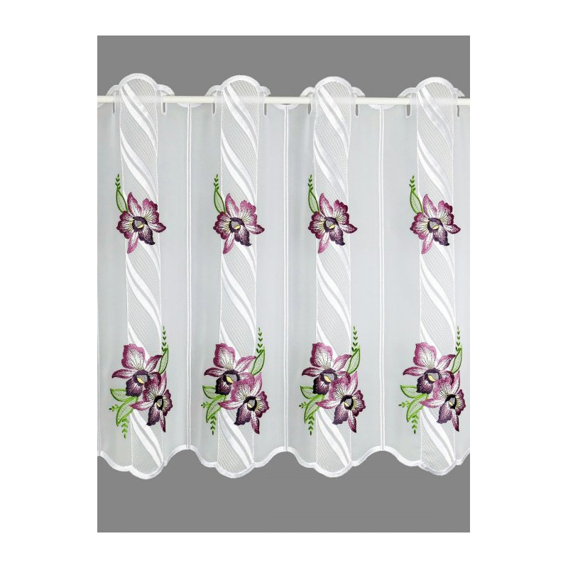 Aussdrucksstarke Plauener Stickerei-Bistrogardine, bestickte mit lila Orchideenblüten.