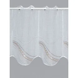 Mit einem ansprechenden Wellenmuster in braun-beige bestickte Scheibengardine.