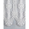 Detailansicht naturweißer Plauener Spitze mit Schneekristall-Motiven und Netzstruktur als transparenter Sichtschutz.