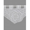 Moderne Kurzgardine Suna aus Plauener Spitze: Weiche Eleganz in Weiß mit feinem Grafik-Muster als Heimtextil.