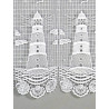 Detailaufnahme der Bistrogardine Leuchtturm aus weißer Plauener Spitze mit Möwen, Wellen und Muschelbordüre.