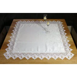 Zeitlose Tischwäsche Marlen in cremeweiß mit Plauener Spitze