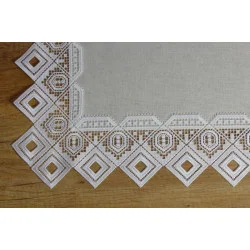 Zeitlose Tischwäsche Marlen in natur mit Plauener Spitze