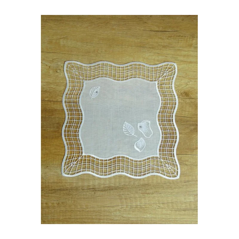 Hochwertige Plauener Spitzen-Tischwäsche Beatrice in cremeweiß eckig