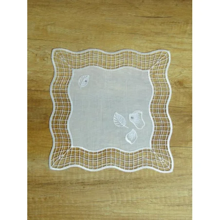 Hochwertige Plauener Spitzen-Tischwäsche Beatrice in cremeweiß eckig