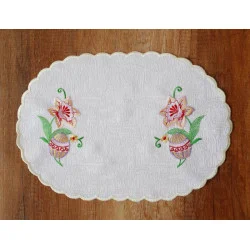 Stickereidecke Osterei in lila