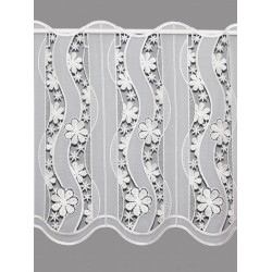 Transparente Kurzgardine aus naturweißer Plauener Spitze mit eleganten Blumenmotiven für stilvolle Fensterdeko.
