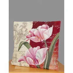 Diese Gobelin-Kissenhülle zeigt rosa Tulpenblüten auf beigeferbenem und weinrotem Untergrund