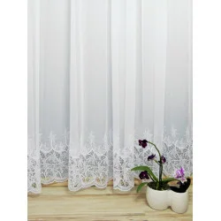 Extravagante weiße Plauener Spitzenstore mit Spitzenabschluß.