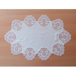 Naturfarbene Spitzendecken Soraja mit Plauener Spitze in 2 Größen