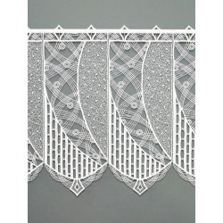 Transparente Kurzgardine aus Plauener Spitze mit geometrischem Spitzenmuster als eleganter Sichtschutz.