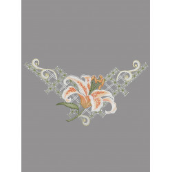 Elegantes Fensterbild aus Plauener Spitze als Bogen mit filigran gestickter Lilie in Orange, Weiß und Grün.