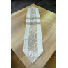 Zeitlose Stickereidecken Viktoria in beige Plauener Stickerei auf Organza