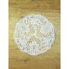 Klassische runde Spitzendecken Carolin aus naturfarbener Plauener Spitze