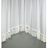 Halbtransparenter weißer Store mit bogenförmiger Plauener Spitze am Saum, elegante Heimtextilien für klassische Fenster.