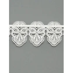 Kleine naturweiße Spitzengardine Bria