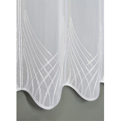 Nahaufnahme von feinem transparentem Voile-Stoff mit filigran aufgestickter Liniengrafik.