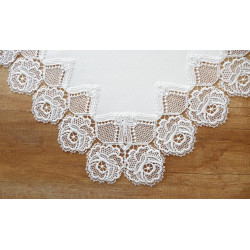 Tischdeckenserie Saskia mit Plauener Spitze Detail