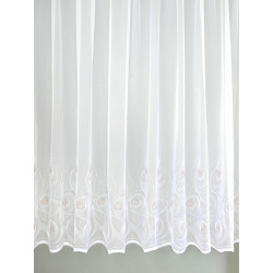 Weißer Sable-Store mit filigraner Bogenkante und eingestickten Kreismustern, transparente Gardine nach Maß.