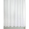 Weißer Sable-Store mit filigraner Bogenkante und eingestickten Kreismustern, transparente Gardine nach Maß.