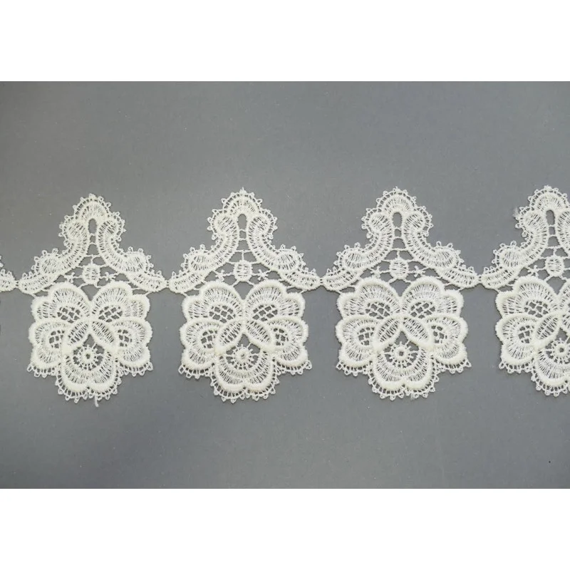 Kleine Plauener Spitzenkante Sira