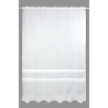 Halbtransparente Raffgardine in Weiß, hochwertige Stickerei-Optik mit dekorativen horizontalen Akzenten.