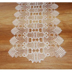 Naturfarbener Spitzenläufer Astrid aus Plauener Spitze