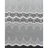 Muster der Stickereigardine Alexandra in weiß-taupe