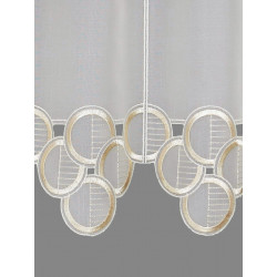 Zeitlos bestickte Bistrogardine Judy in beige Plauener Spitze Detail