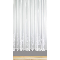 Halbtransparente Gardine Mara mit filigraner Musterung am unteren Rand, klassische Fensterdekoration für ein helles Ambiente.