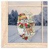 Weihnachtliches Plauener Spitze Fensterbild mit Schneemann und kleinem Reh im verschneiten Winterwald-Ambiente.