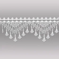 weißer Scheibenhänger Fay aus Plauener Spitze