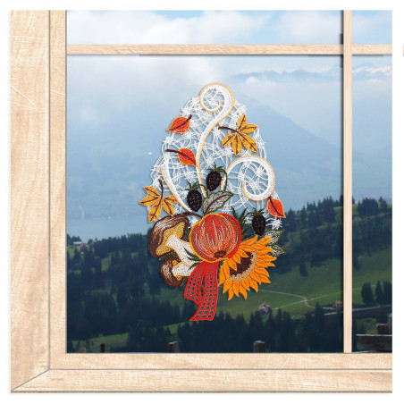Charmantes Fensterbild Herbstblumen aus Plauener Spitze Charmantes Fensterbild Herbstblumen aus Plauener Spitze