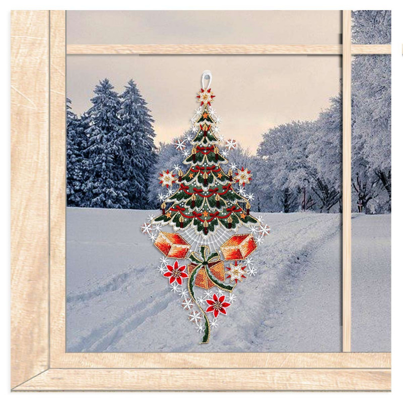 Geschmückter Weihnachtsbaum aus Plauener Spitze