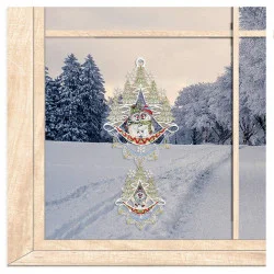 Winter-Fensterbild Schneemannfamilie im Wald aus Plauener Spitze