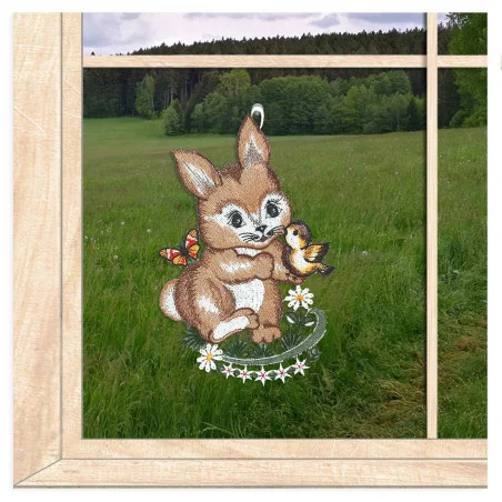 Osterfensterbild Kleiner Hase mit Vöglein aus Plauener Spitze