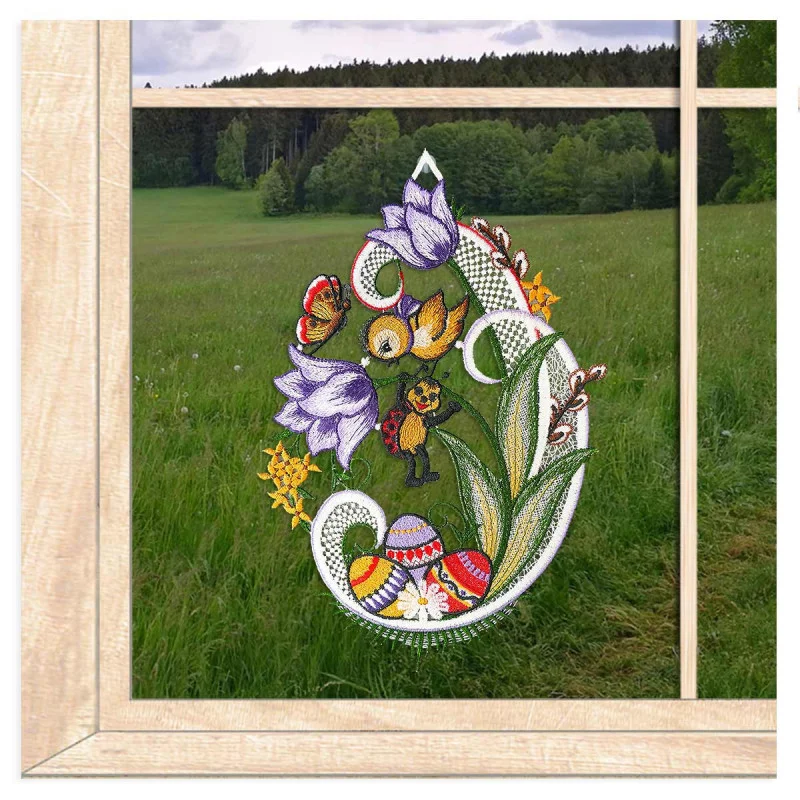 Fensterbild Käfer an der Tulpe aus Plauener Spitze