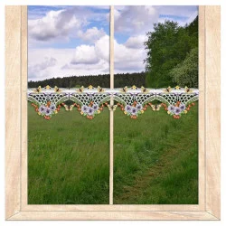 Kleine Plauener Spitzengardine Primel mit Schmetterling