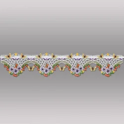 Kleine Plauener Spitzengardine Primel mit Schmetterling