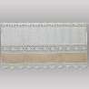 Landhausgardine Annie in beige kariert mit Plauener Spitze