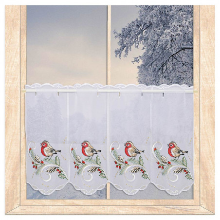 Weisser Heimtextilien-Vorhang am Fenster mit Winterlandschaft und gestickten Vögeln. 35 cm hoch