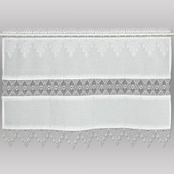 Freigestellte Bistrogardine Linda aus weißer Plauener Spitze mit zweistufigem Spitzenmuster und Schlaufen. 60 cm hoch