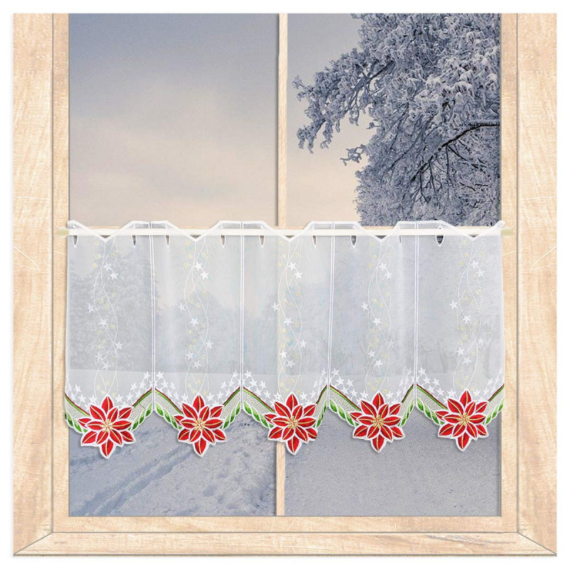 Weiße Plauener Spitze Scheibengardine mit roten Weihnachtssternen am Fenster vor Winterlandschaft, Heimtextilien. 35 cm hoch